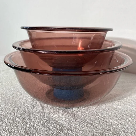 Vintage PYREX Set of 3 Cranberry Glass Nesting Mixing Bowls 1L, 1.5L & 2.5L - Picture 13 of 16